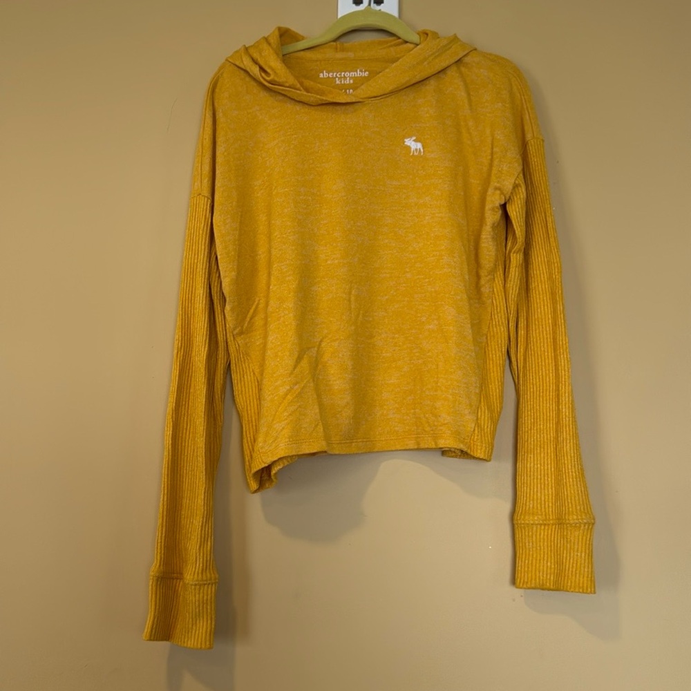Abercrombie Kids, super soft hooded sweater. Size 9/10